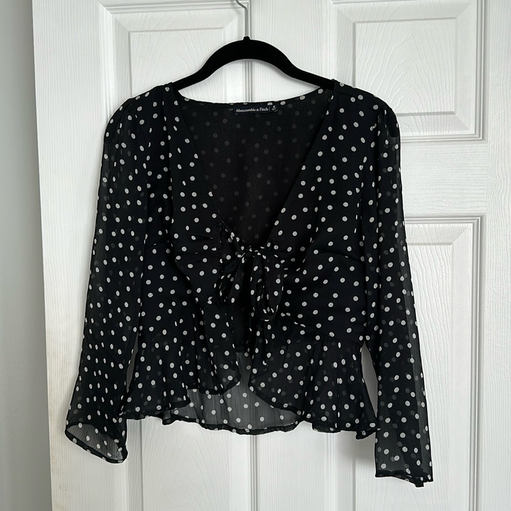 Abercrombie tie front polka dot top, size S